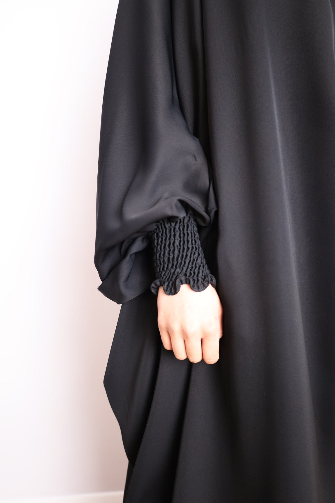 black 2 piece jilbab with frilly sleeves made in nida fabric