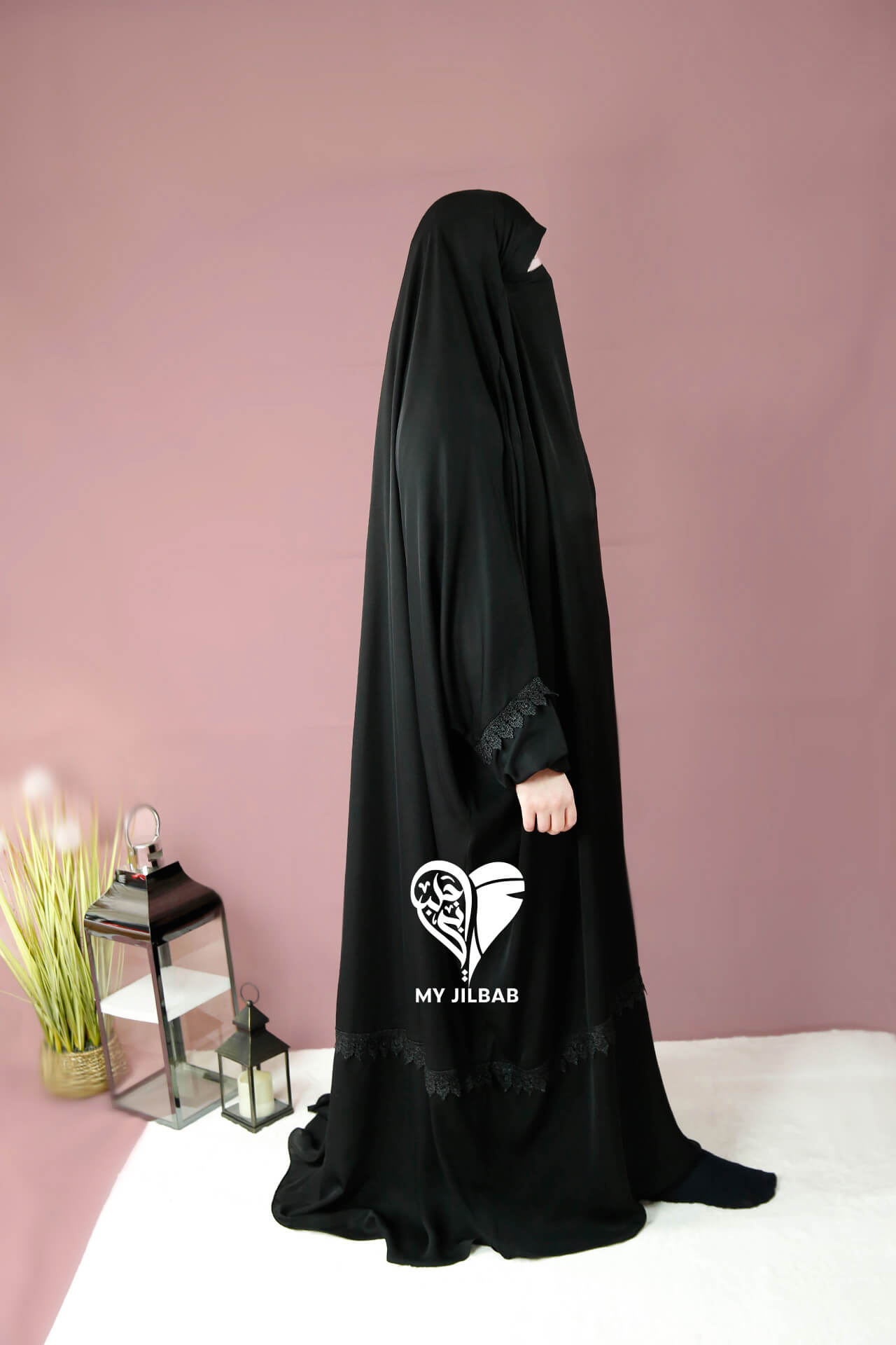 Black prayer jilbab loose fitting design