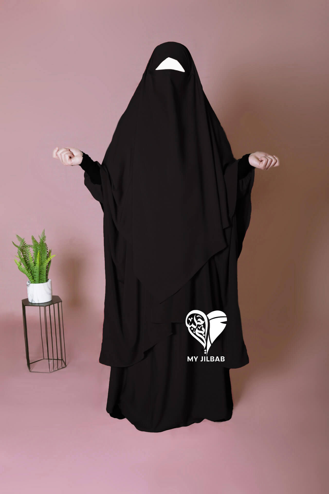 Black breastfeeding abaya set with nursing zip.